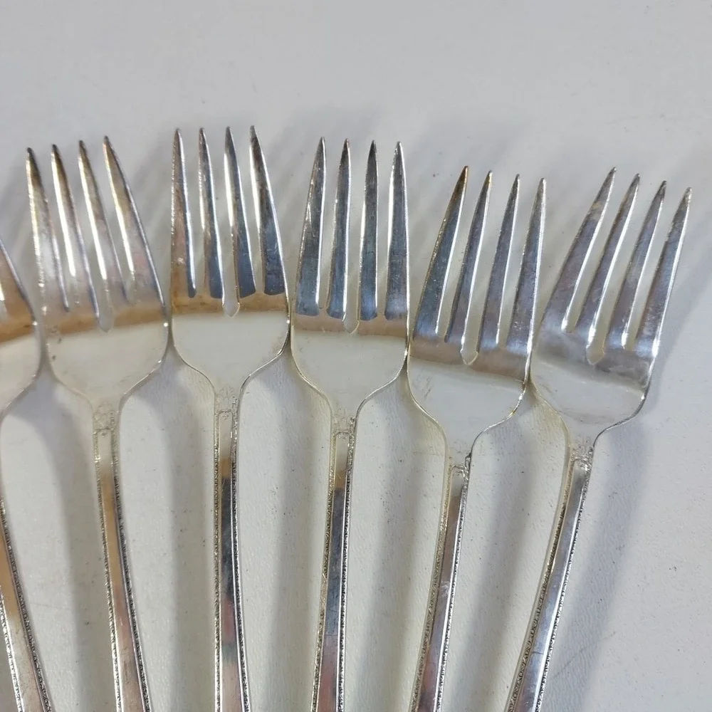 Adoration 1847 Rogers Bros IS Silverplate Silverware Salad Forks 6.5 In Set of 8